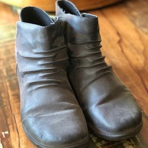 Clark’s Cloudsteppers Ankle Boots